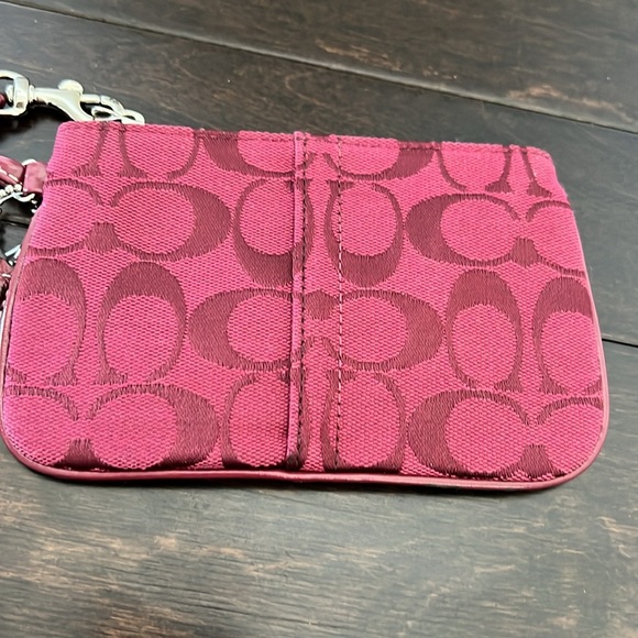 Coach monogram logo maroon wristlet - Picture 3 of 9